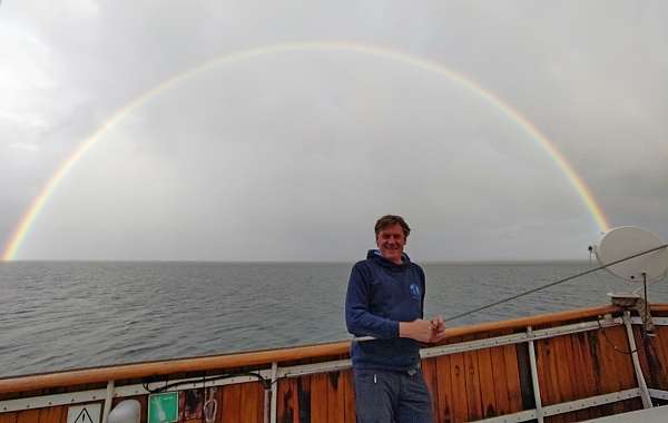  Captain Robert mit Regenbogen