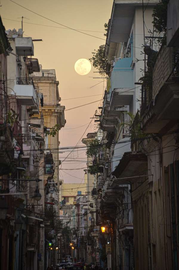 Mond über Havanna