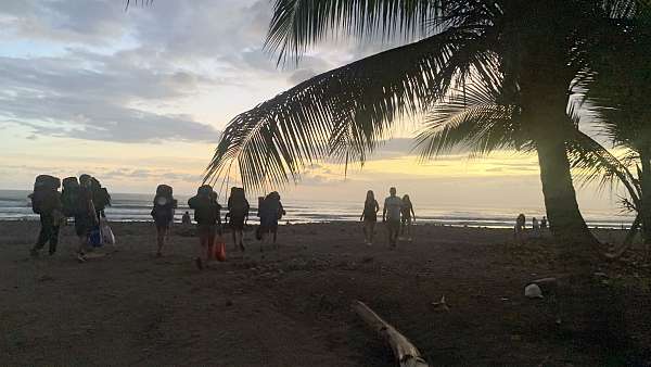 Ankommen am Strand in Dominical