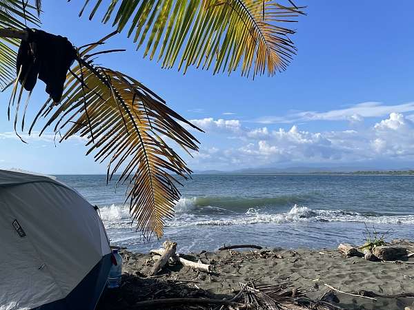 Unser Camp ist nah am Wasser gebaut